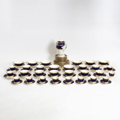 Coalport Porcelain Dinner Service (1 of 5)