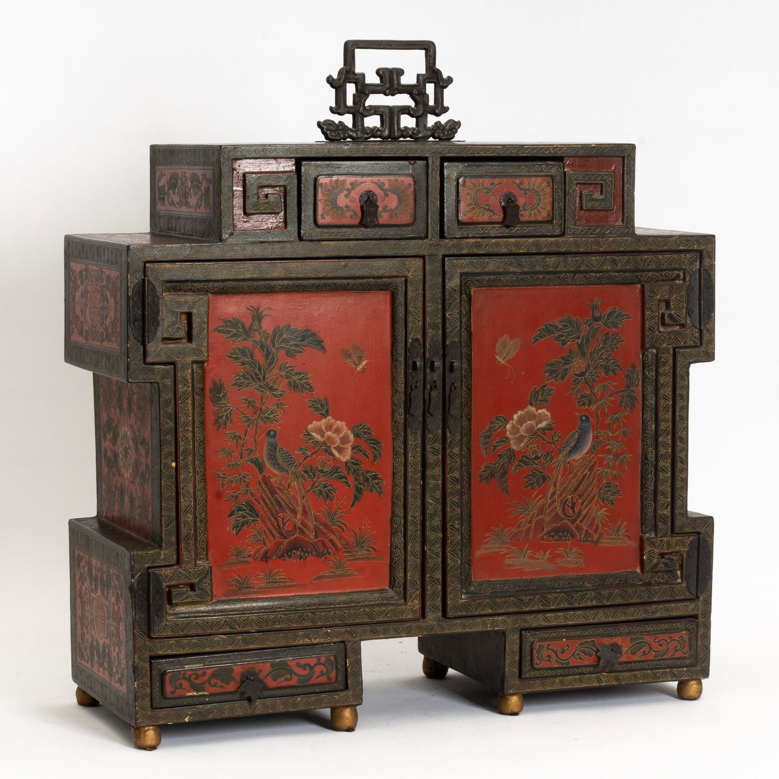 Chinese red lacquer chest (1 of 7)