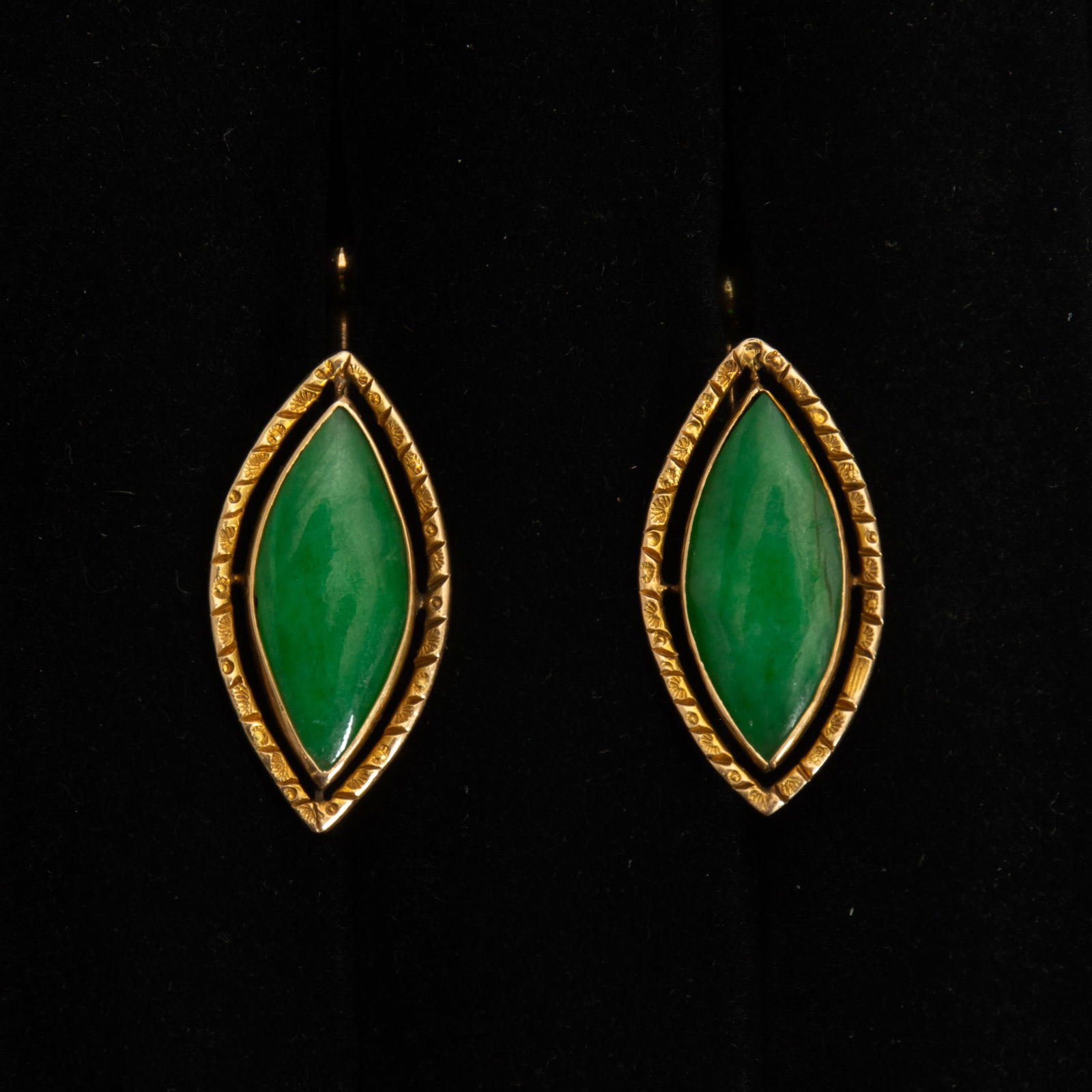 Pair of 18KT Gold and Jade Cufflinks (1 of 6)