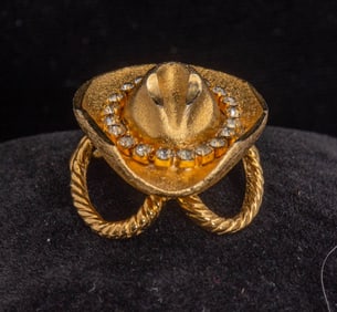 Gilt Metal Cowboy Hat Form Scarf Slide