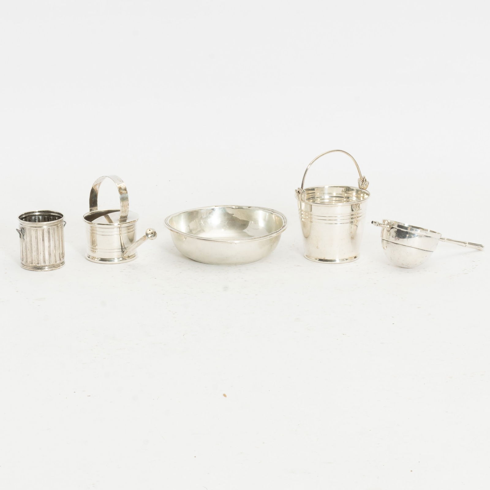 Group of Five Sterling Silver Table Articles (1 of 12)