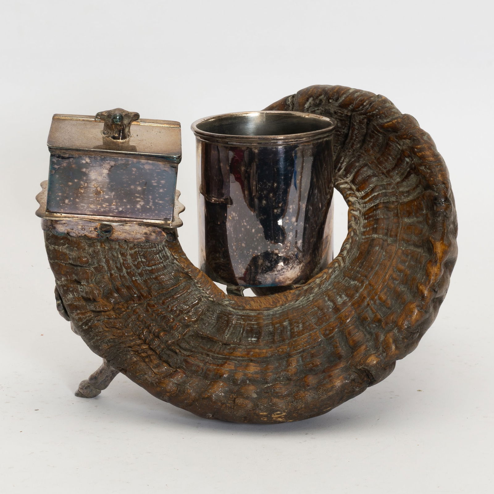 Silver Plate Mounted Ram Horn Snuff Mull: 7" h x 8 1/2" w x 7 1/2" d