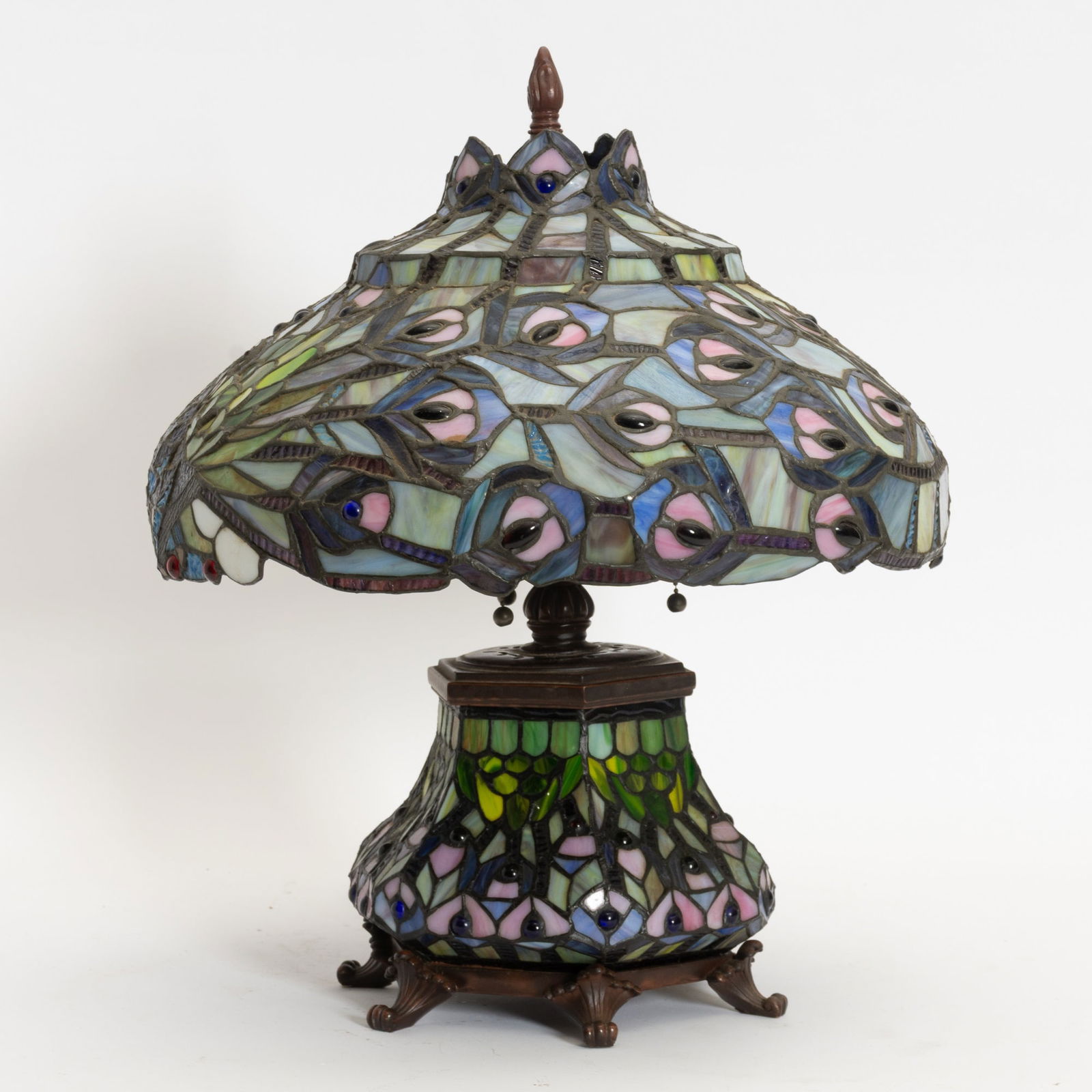Stained Glass Peacock Pattern Lamp: (22" h x 17" dia)