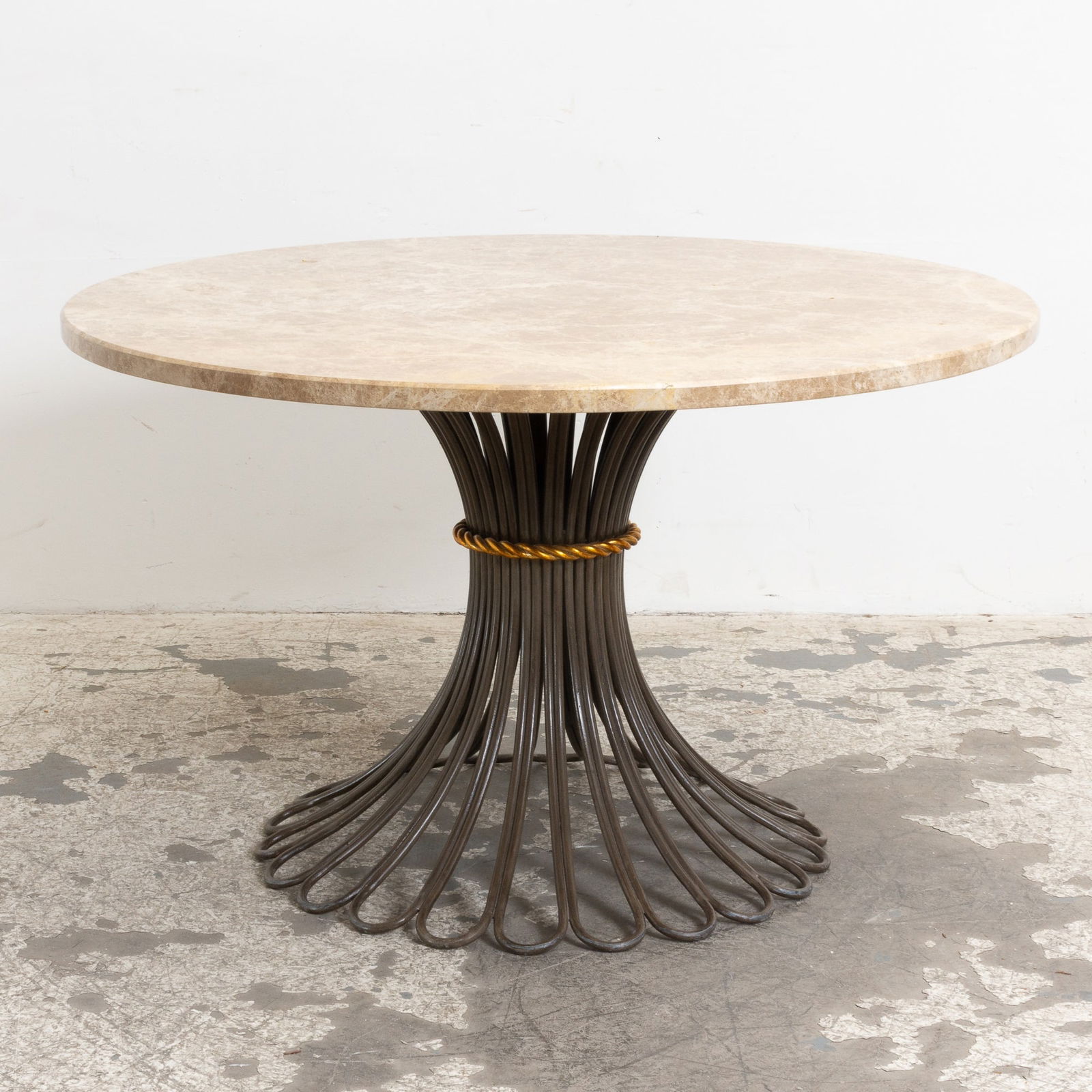 Bunny Williams Harvest Dining Table: Gild & Co (29 1/2" h x 48" dia)