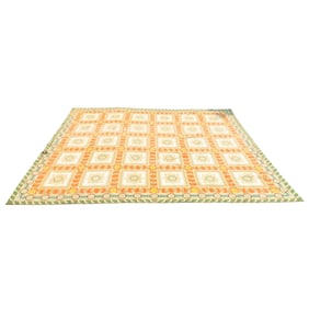 Machine-Made Floral Pattern Rug