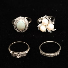 Group of Four Ladies Rings