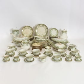 Green and White English Porcelain Dinner Service