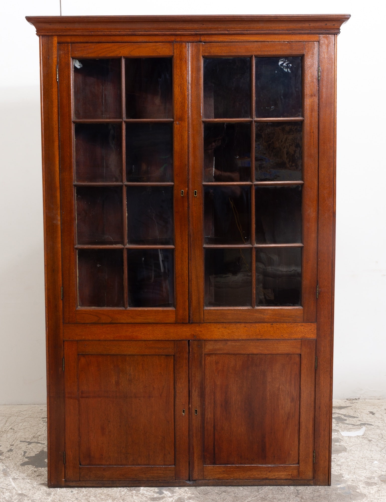 Mahogany Corner Cabinet: . (76" h x 48" w x 26" s) Scratches and dings