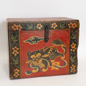 Small Chinese Paint Decorated Trunk