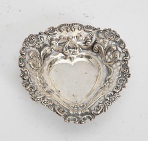 Sterling Heart Form Nut Dish
