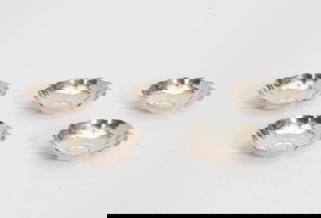 Set of Five Tiffany & Co. Sterling Flower-Form Dishes: Approx. 10.5 ounces (3/4" h x 3 3/8" dia) Light scratches