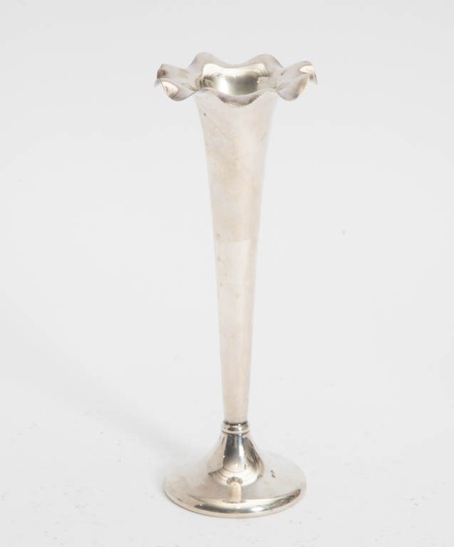 Sterling Tulip Vase: Approx. 4.4 ounces (9" h x 3 1/4" dia) Dents