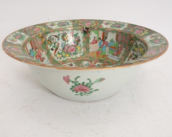 Famille Rose Chinese Export Porcelain Bowl