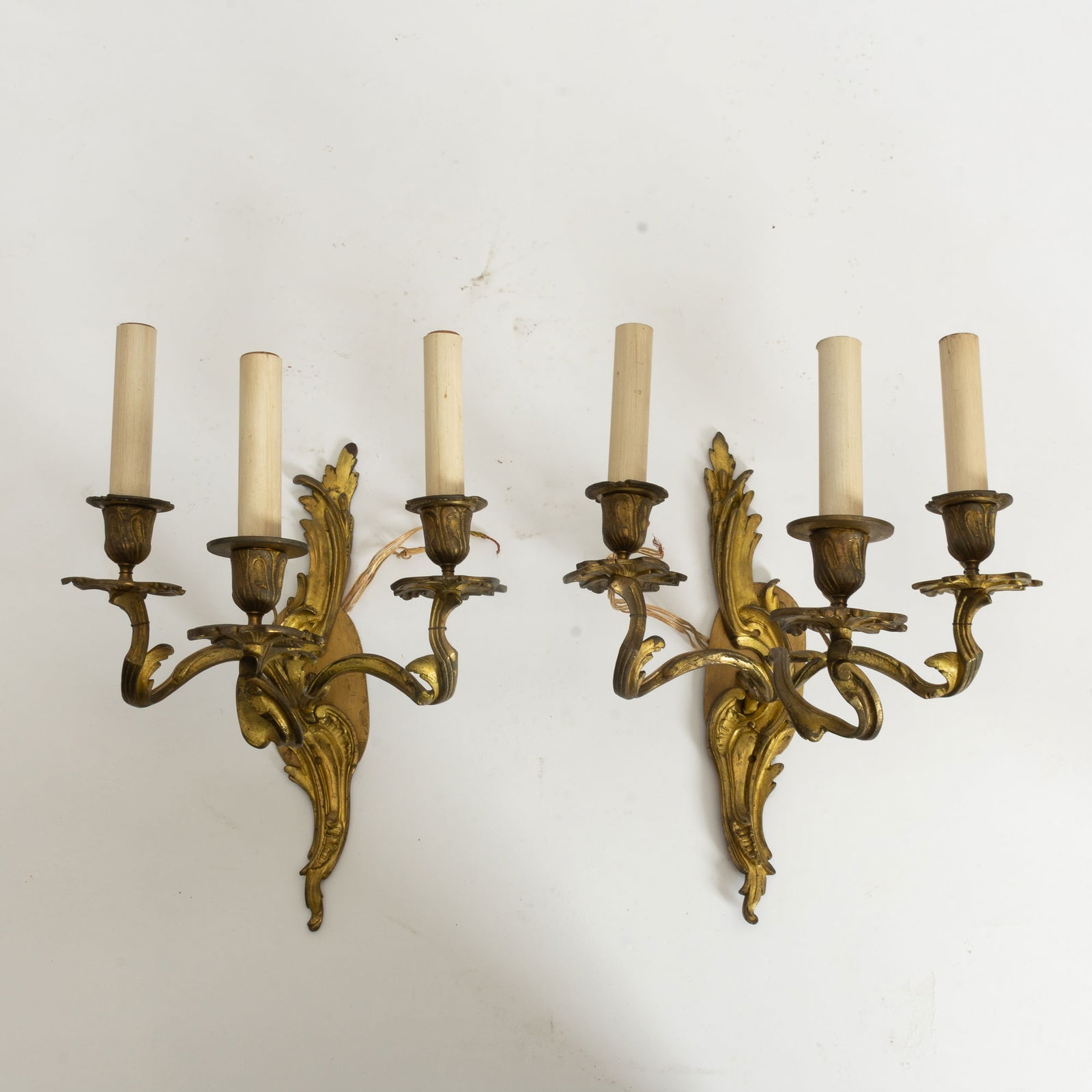 Pair of Baroque Style Brass Wall Sconces (1 of 5)