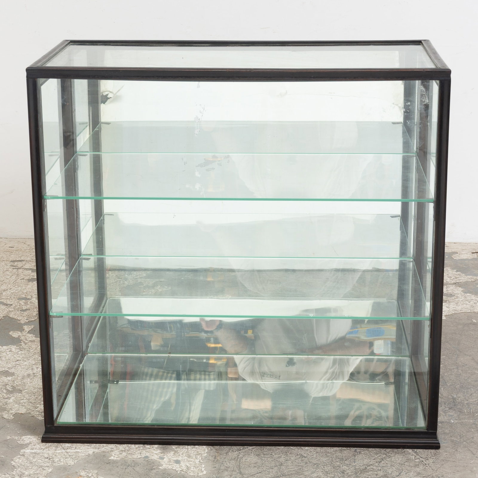 Glass and Painted Wood Display Cabinet: with mirrored back (32"h x 33" w x 17" d) Scratches