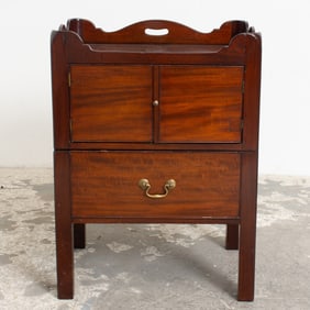 Georgian Style Mahogany Bedside cabinet