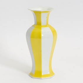 Vista Alegre for Mottahedeh Vase