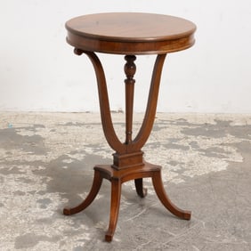 Classical Style Mahogany Circular Table