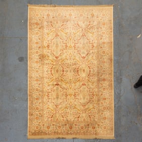MACHINE-MADE KARASTAN WOOL CARPET