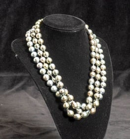 Group of Three Tahitian Cultured Pearl Necklaces
