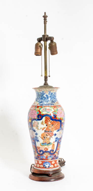 Japanese Imari Porcelain Vase (1 of 4)