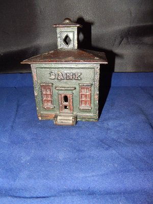 Cast Iron Still Crown Bank  Grey Iron Casting Co. (1 of 4)