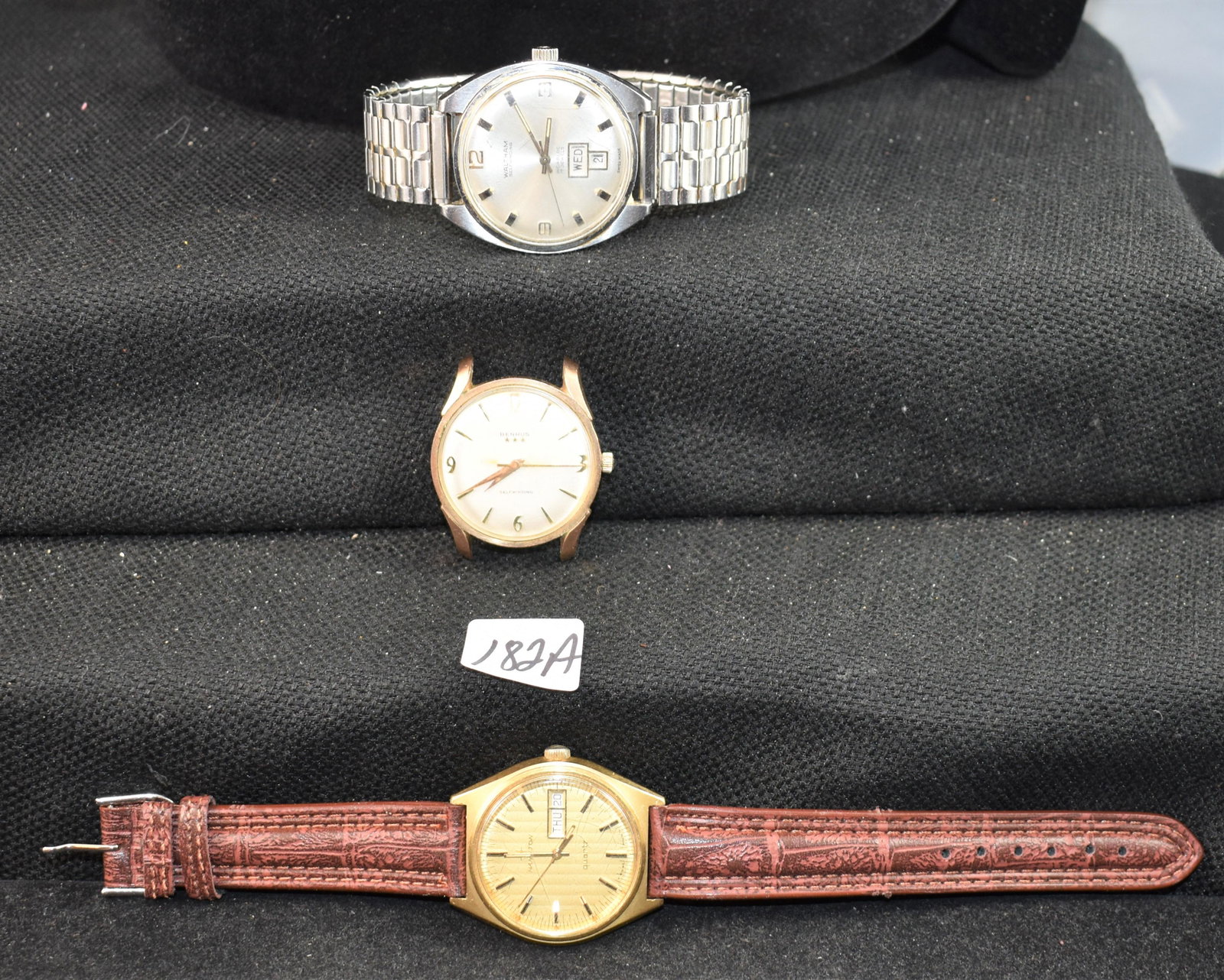 BENRUS, WALTHAM, HAMILTON WRISTWATCHES: WALTHAM 17 J SELF WINDING DAY/DATE RUNNING, HAMITON QUARTZ - NEEDS BATTERY, BENRUS SELF WINDING - RUNNING - DOES NOT HAVE A BAND