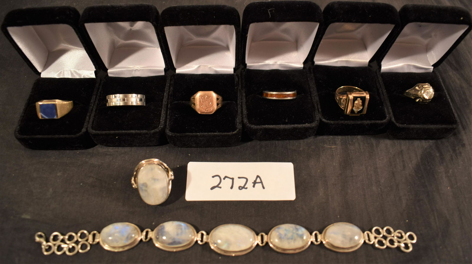 FASHION JEWELRY - RINGS AND BRACELET (1 of 2)