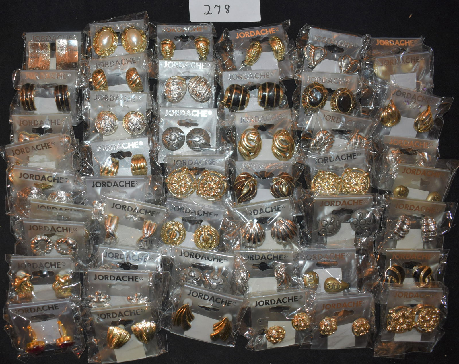 JORDACHE CLIP EARRINGS (1 of 2)