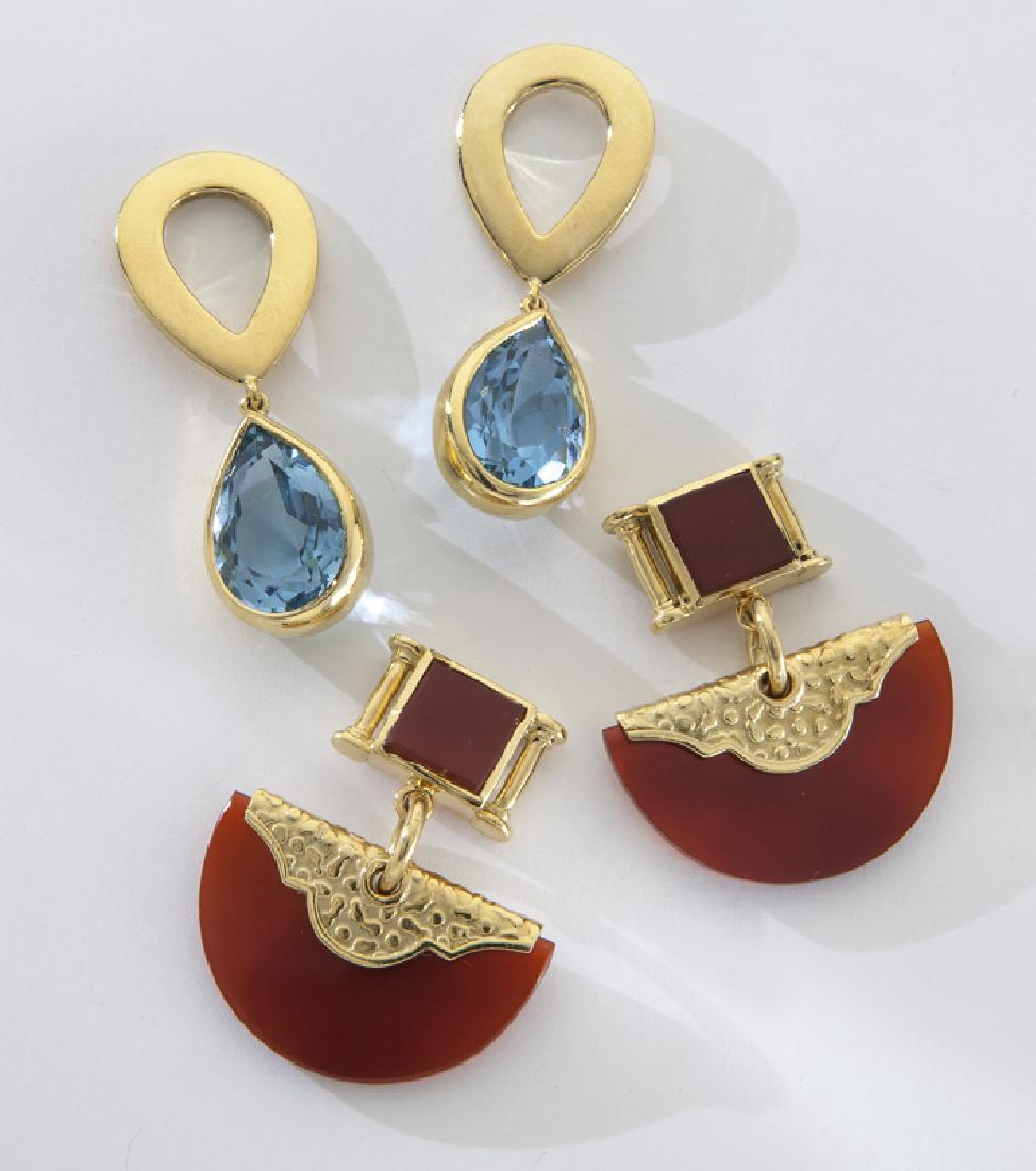 2 Pairs 18K gold earrings, including: (1 of 2)