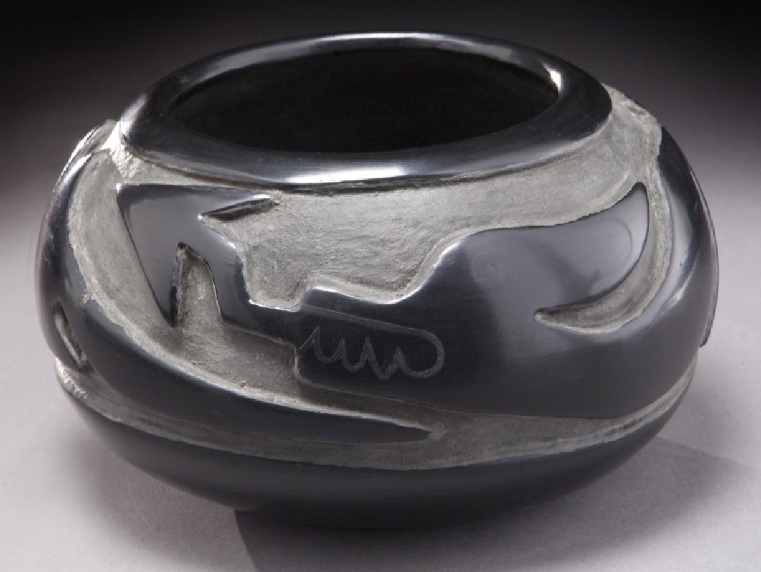 Margaret Tafoya Santa Clara blackware vessel (1 of 7)