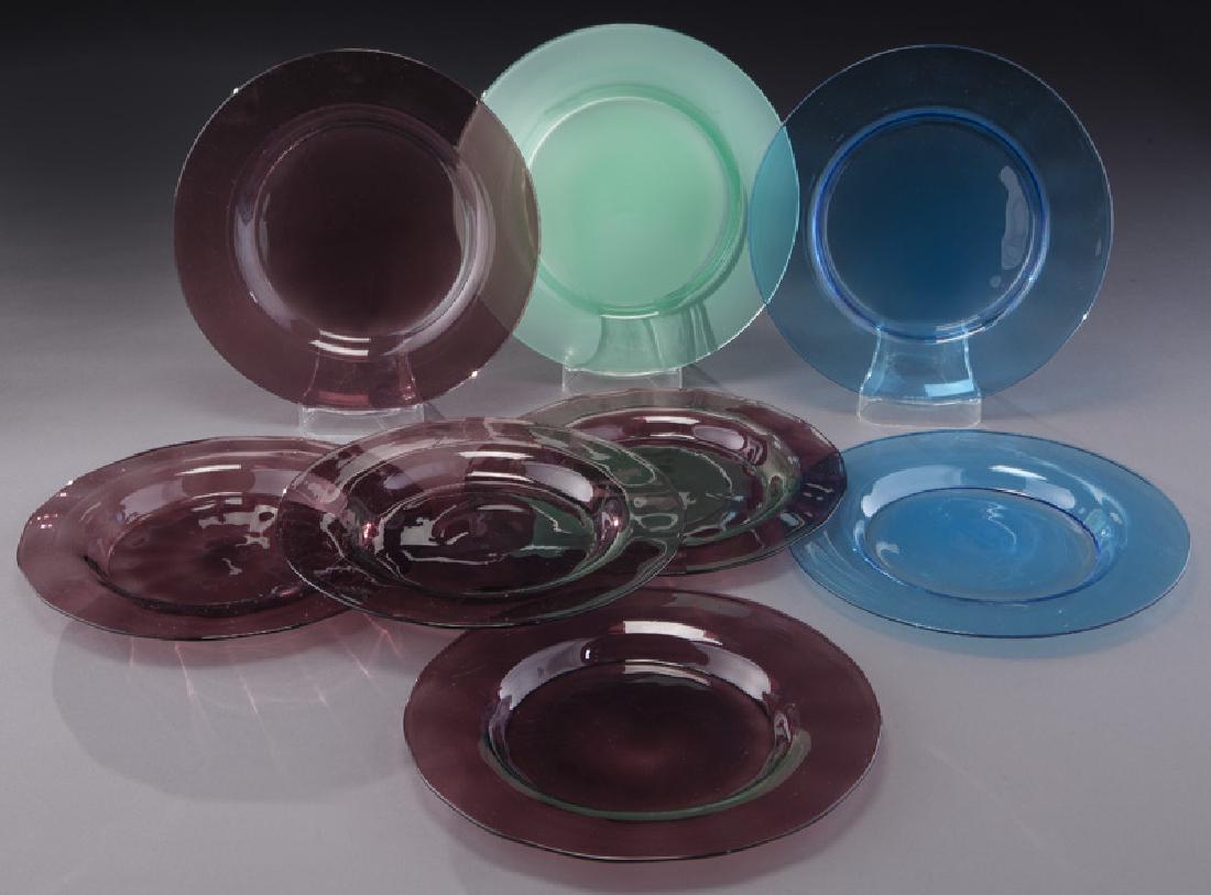 (8) Assorted Steuben plates. (1 of 4)