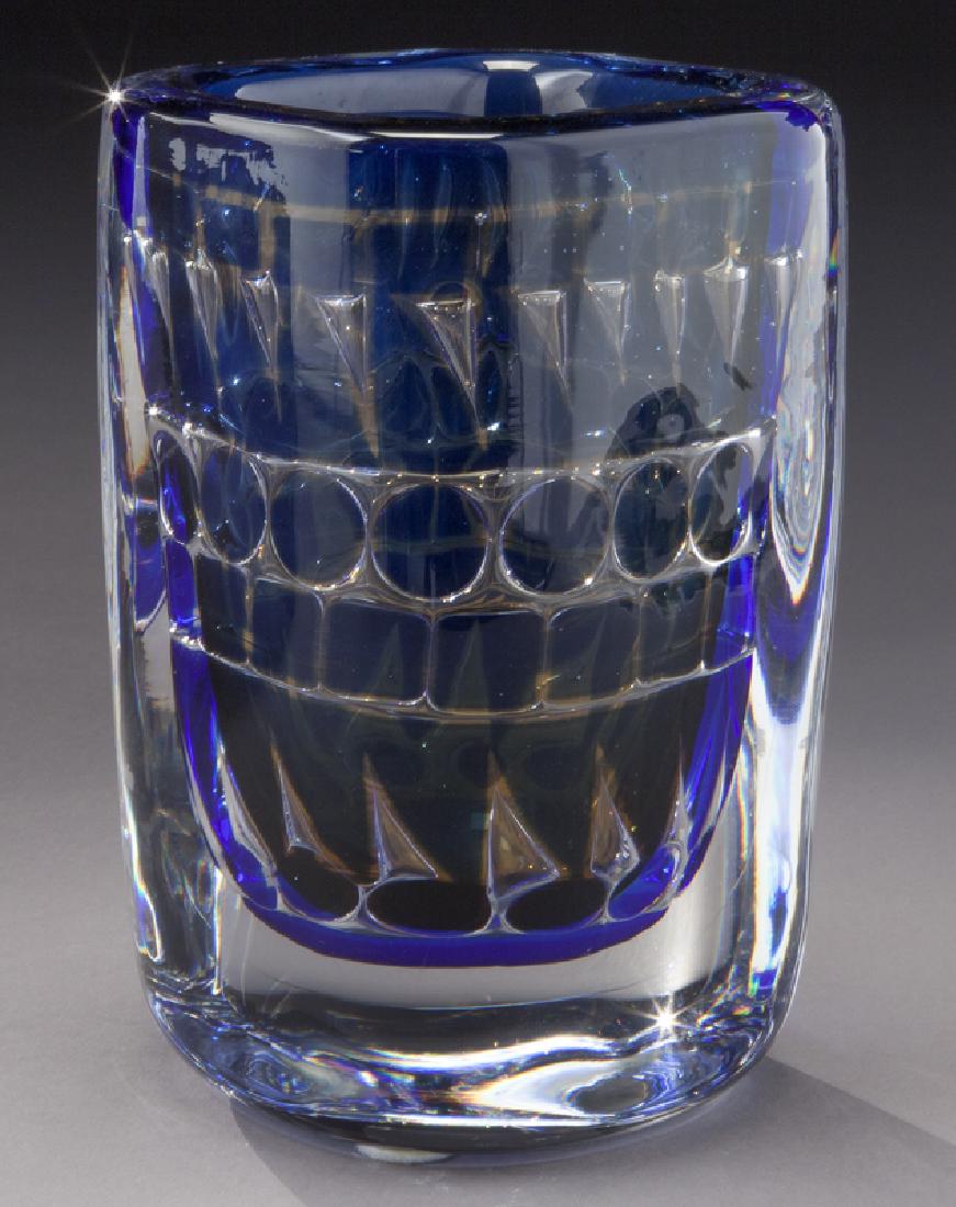 Ingeborg Lundin for Orrefors ariel vase.: Ingeborg Lundin for Orrefors ariel vase. Signed to underside, "Orrefors / Ariels Na 231E / Ingeborg Lundin". 6.5"H, Circa - 1950. PROVENANCE: From the Estate of John W. Lolley, Monroe, Louisiana.