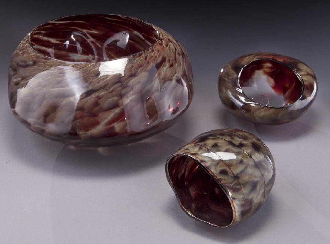 Dale Chihuly three piece seaform glass bowl.: Dale Chihuly three piece seaform glass bowl. Larger signed & dated, "Chihuly 84". Larger: 9" Dia., Circa - 1984. PROVENANCE: From the Estate of John W. Lolley, Monroe, Louisiana.