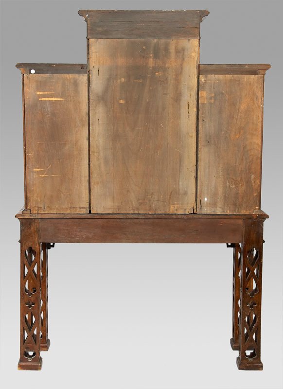 Chinese Chippendale style display cabinet on - 3