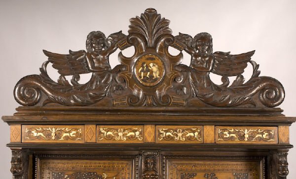 Italian Renaissance style walnut buffet - 2