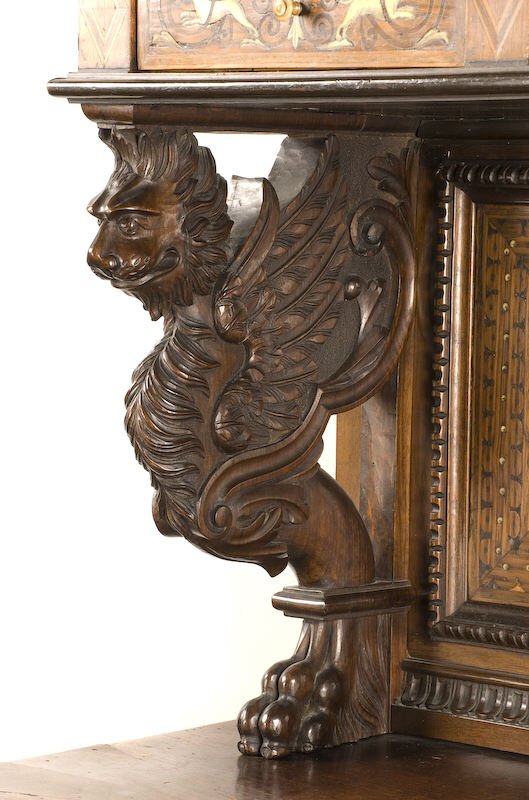 Italian Renaissance style walnut buffet - 7