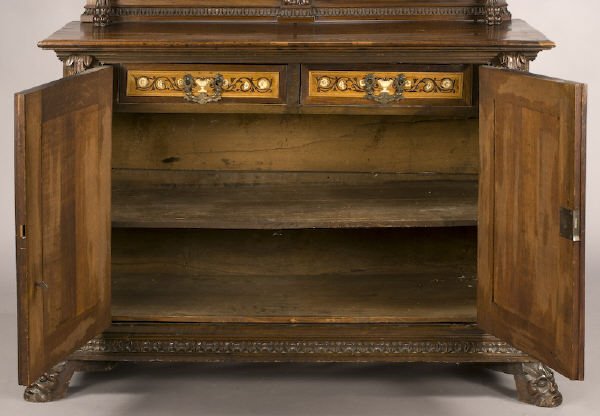 Italian Renaissance style walnut buffet - 8