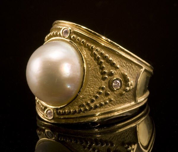 18K gold, pearl and diamond cocktail ring