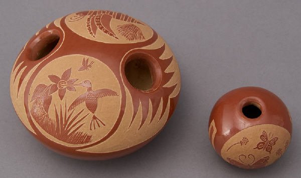 2 Pcs. Santa Clara sgraffito redware pottery - 4