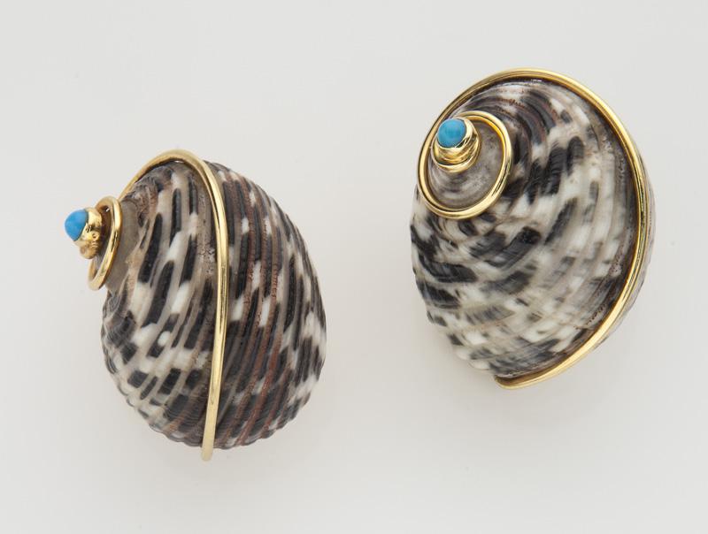Pr. Verdura Paris 14K Gold, Turquoise & Shell: Pr. Verdura Paris 14K Gold, Turquoise & Shell ear clips. Stamped, "Verdura Paris 14K". PROVENANCE: From the Estate of Nancy O'Boyle, Dallas, Texas. 1"H x .75"W,