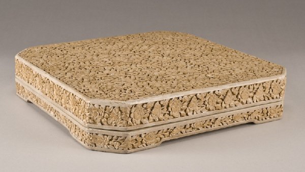 Chinese Qing dynasty white cinnabar box