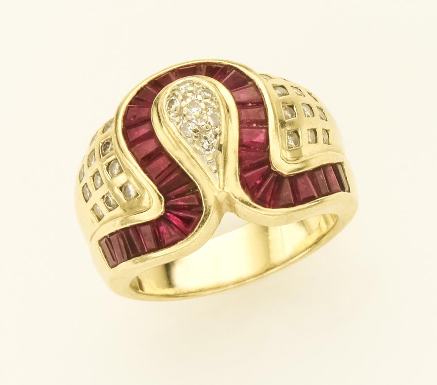 18K yellow gold, diamond and ruby ring. (1 of 3)