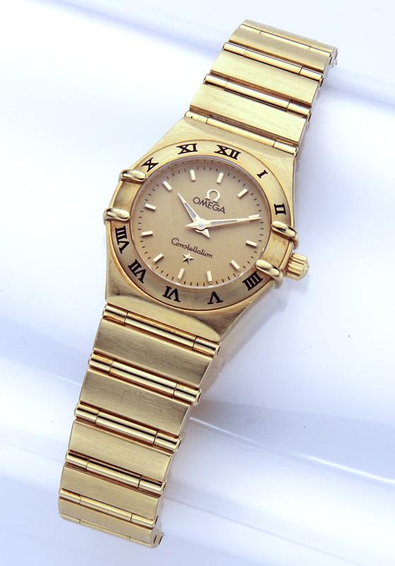 18K Gold Omega ladies Constellation watch. (1 of 5)