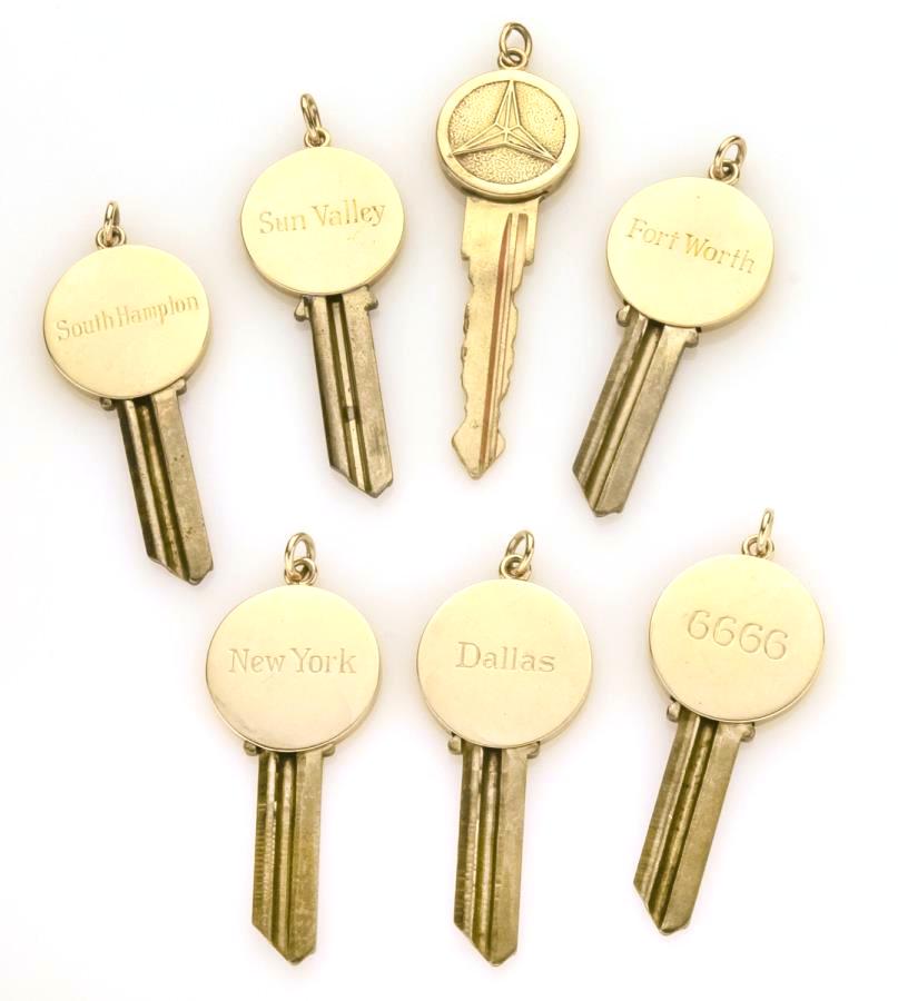 (6) Tiffany & Co. 14K gold bow keys. (1 of 2)