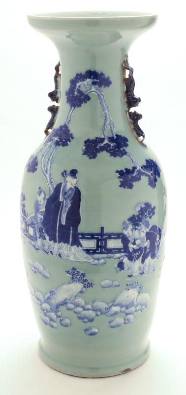 Chinese Qing blue & white porcelain vase, (1 of 7)