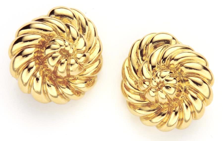 Pr. Verdura 18K yellow gold earclips, (1 of 3)