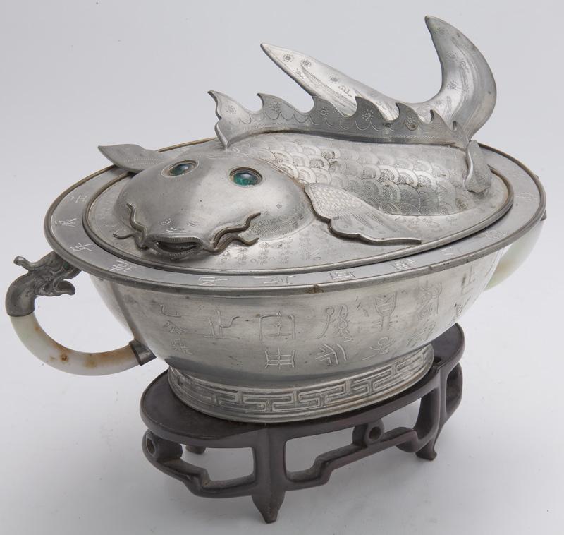 Chinese Qing chao chow pewter box, (1 of 9)