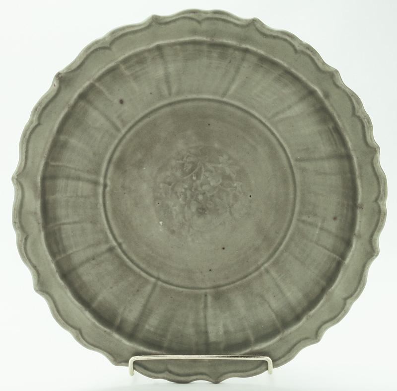 Chinese Ming Longquan celadon charger, (1 of 4)