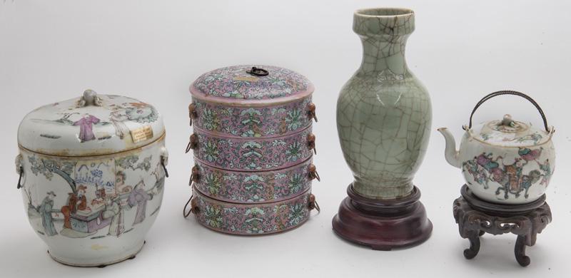 (4) Pcs. Chinese late Qing to Republic porcelain (1 of 8)